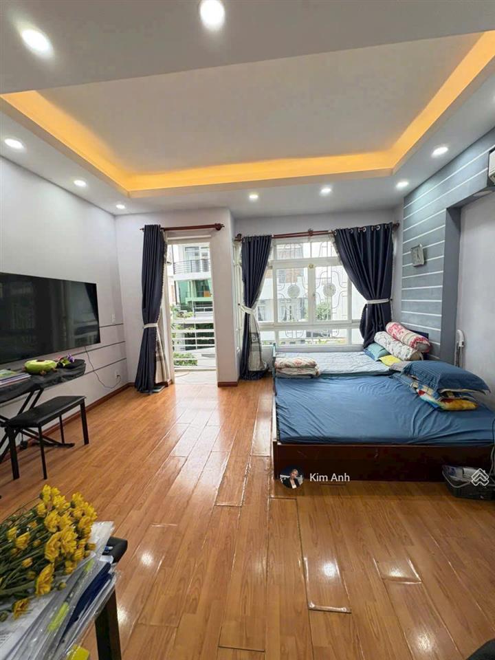 Hiếm có! nhà 4 tầng hướng đông nam  90m2 giá 13.9 tỷ khu bên sông đường 23 giga mall.