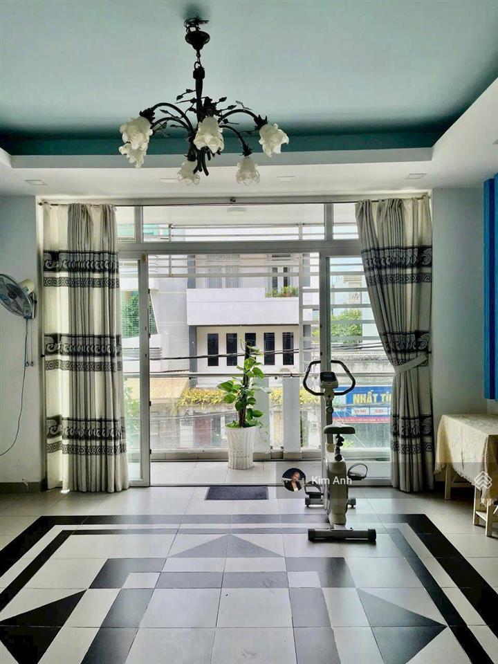 Hiếm có! nhà 4 tầng hướng đông nam  90m2 giá 13.9 tỷ khu bên sông đường 23 giga mall.