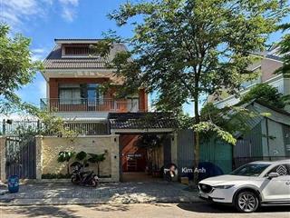 Chủ hạ giá 2 tỷ bán gấp! biệt thự kdc hồng long thủ đức, bề ngang 10m  giá chỉ 23 tỷ!