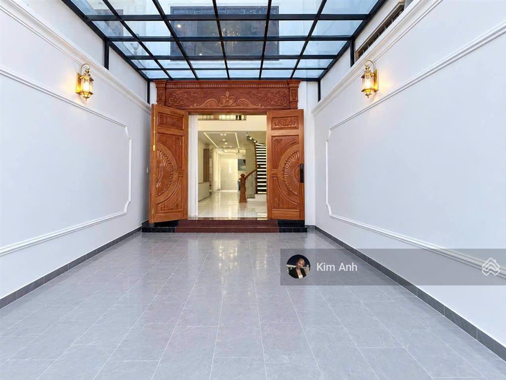 Mặt tiền kinh doanh 5 tầng thang máy, đối diện kđt vạn phúc, dts 240m2 mới 100%.