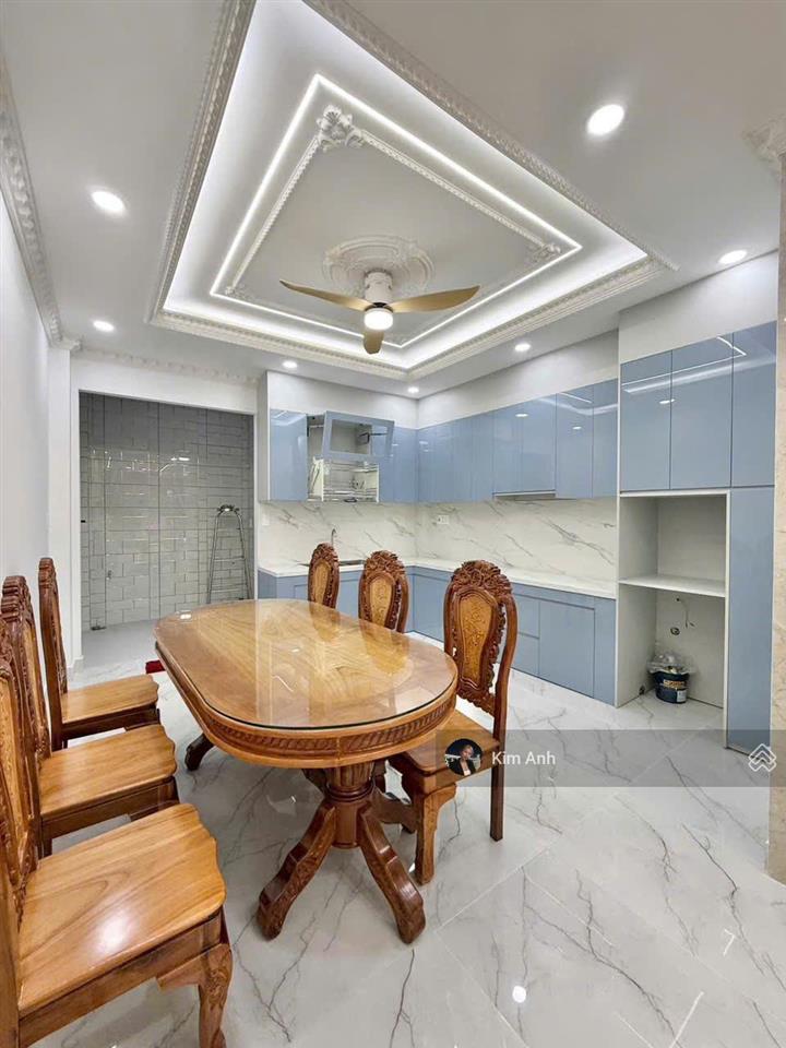 Mặt tiền kinh doanh 5 tầng thang máy, đối diện kđt vạn phúc, dts 240m2 mới 100%.