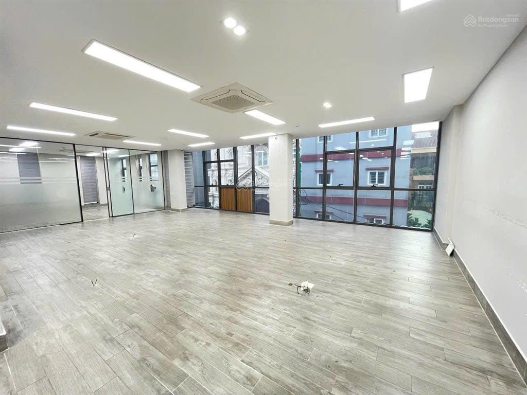 Cho thuê văn phòng nguyễn trãi 120m2 giá 17 triệu  vị trí đẹp, giao thông thuận tiện
