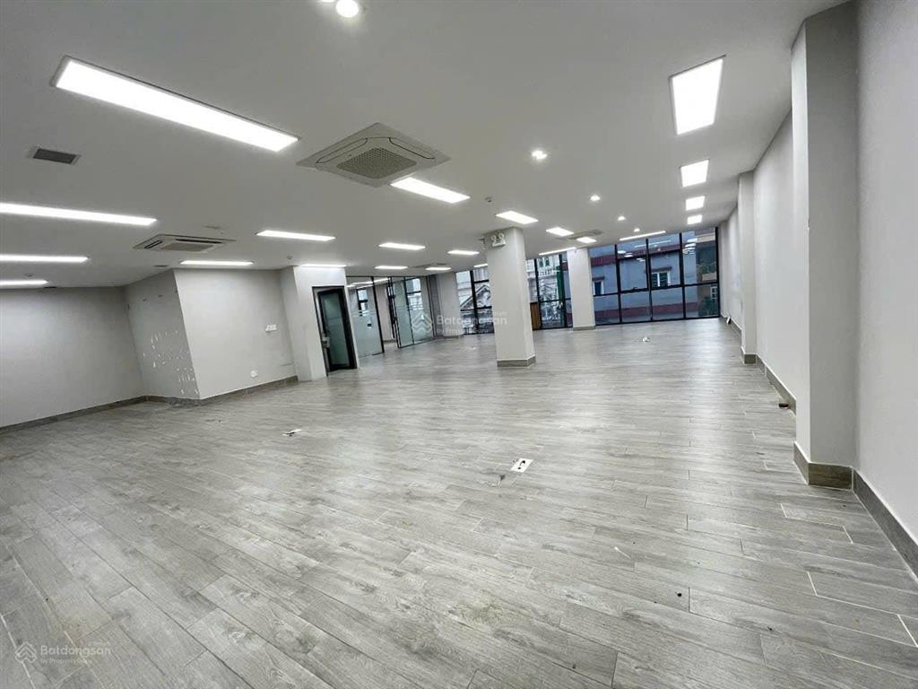 Cho thuê văn phòng nguyễn trãi 120m2 giá 17 triệu  vị trí đẹp, giao thông thuận tiện