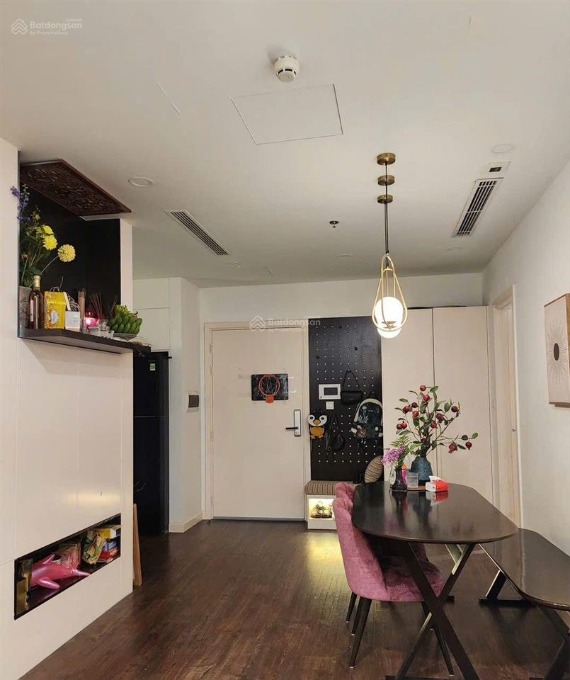 Bán gấp căn hộ tại a10 nam trung yên, 7,6 tỷ, 70m2, 2pn1wc, full đồ, sẵn sổ