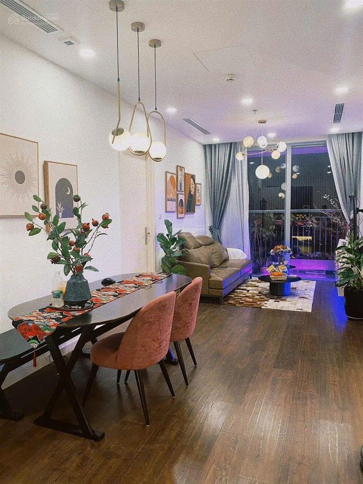 Bán gấp căn hộ tại a10 nam trung yên, 7,6 tỷ, 70m2, 2pn1wc, full đồ, sẵn sổ