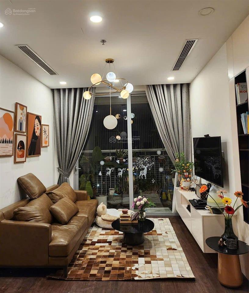 Bán gấp căn hộ tại a10 nam trung yên, 7,6 tỷ, 70m2, 2pn1wc, full đồ, sẵn sổ