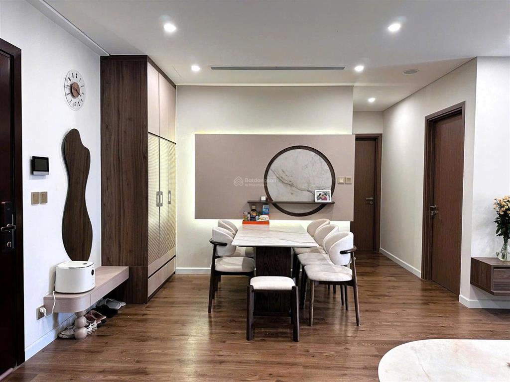 Gia đình tôi cần bán căn hộ 70m2(2n2w)  6 tỷ tại 219 trung kính, full nội thất, sẵn sổ, có slot