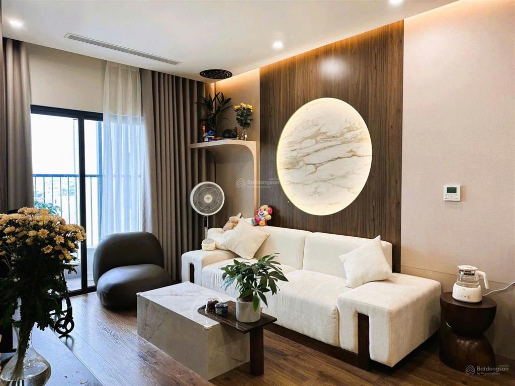 Gia đình tôi cần bán căn hộ 70m2(2n2w)  6 tỷ tại 219 trung kính, full nội thất, sẵn sổ, có slot