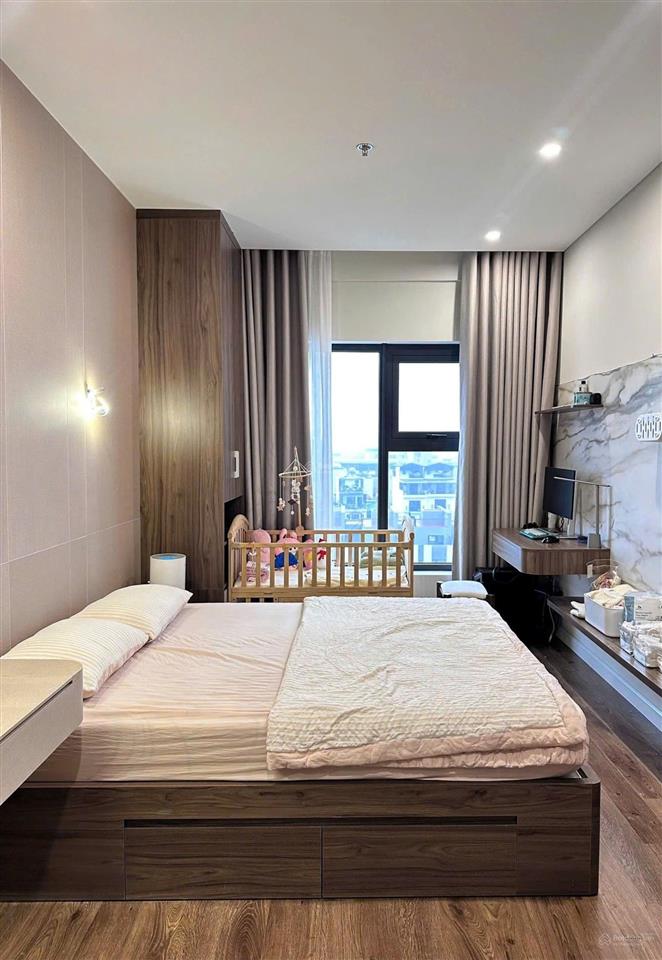 Gia đình tôi cần bán căn hộ 70m2(2n2w)  6 tỷ tại 219 trung kính, full nội thất, sẵn sổ, có slot