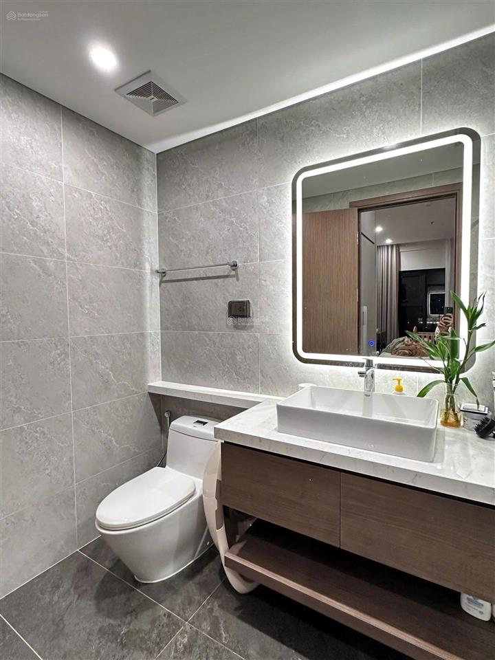 Gia đình tôi cần bán căn hộ 70m2(2n2w)  6 tỷ tại 219 trung kính, full nội thất, sẵn sổ, có slot