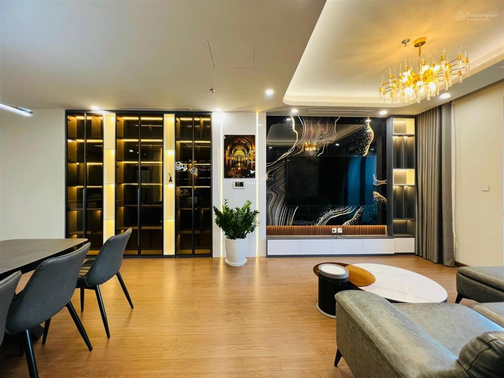 Gia đình tôi cần bán gấp căn 3 ngủ 112m212 tỷ tại toà the matrix one, view hồ, sẵn sổ, full đồ.