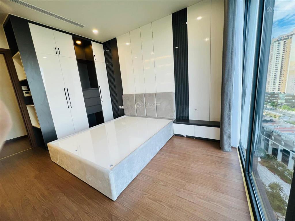 Gia đình tôi cần bán gấp căn 3 ngủ 112m212 tỷ tại toà the matrix one, view hồ, sẵn sổ, full đồ.