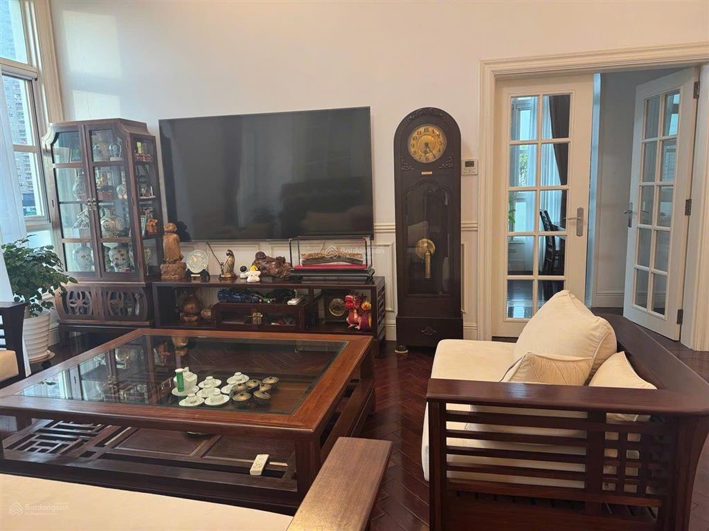 Bán gấp ch đẹp tòa tại cao tầng the manormễ trì 192m2 (3n2w),full nội thất, sẵn sổ, giá cực tốt.