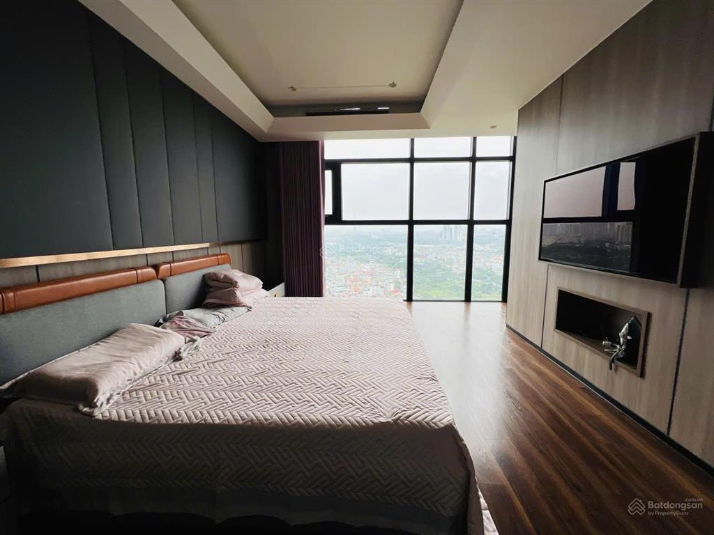 Bán siêu phẩm duplex tại roman tố hữu, hơn 300m2  3n3w, có sân vườn + bể cá, full đồ. giá cực tốt.