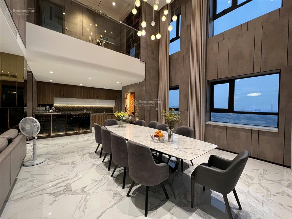 Bán siêu phẩm duplex tại roman tố hữu, hơn 300m2  3n3w, có sân vườn + bể cá, full đồ. giá cực tốt.