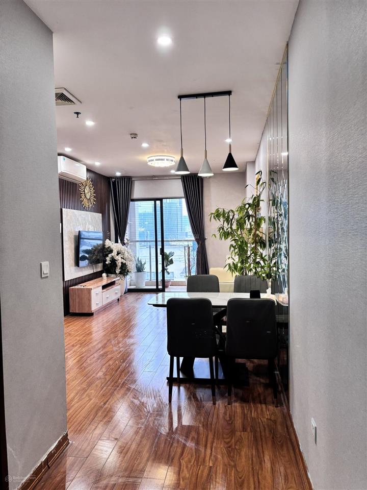 Bán căn 2 ngủ iris garden, 61m2 giá 4 tỷ, view pháo hoa cực đẹp, đã sẵn sổ