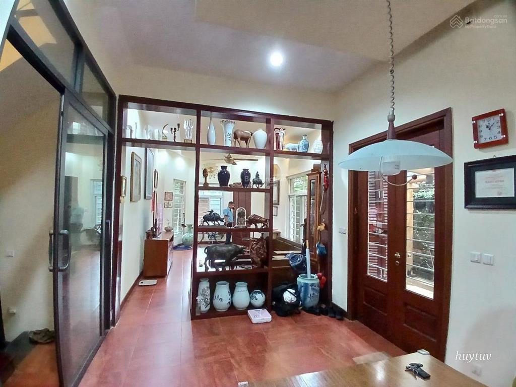 Bán biệt thự kdt mỹ đình 2, trần văn cẩn nam từ liêm dt 200m mt10m xây 4t ở cạnh quan chức 61 tỷ tl