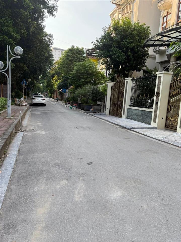 Bán biệt thự kdt mỹ đình 2, trần văn cẩn nam từ liêm dt 200m mt10m xây 4t ở cạnh quan chức 61 tỷ tl