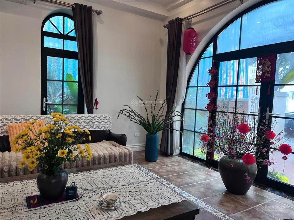 Biệt thự sinh thái vinhomes riverside long biên view sông đẳng cấp hàng hiệu dt 310m mt 10m xây 3t