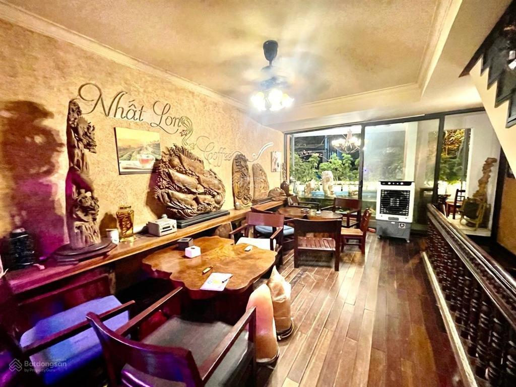 Mặt phố hoàng văn thái lô góc vỉa hè đá bóng kinh doanh sầm uất diện tích 55m², mt 4.7m xây 5t