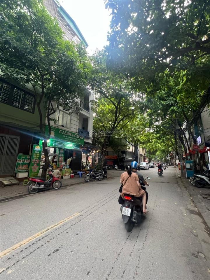 Mặt phố hoàng văn thái lô góc vỉa hè đá bóng kinh doanh sầm uất diện tích 55m², mt 4.7m xây 5t