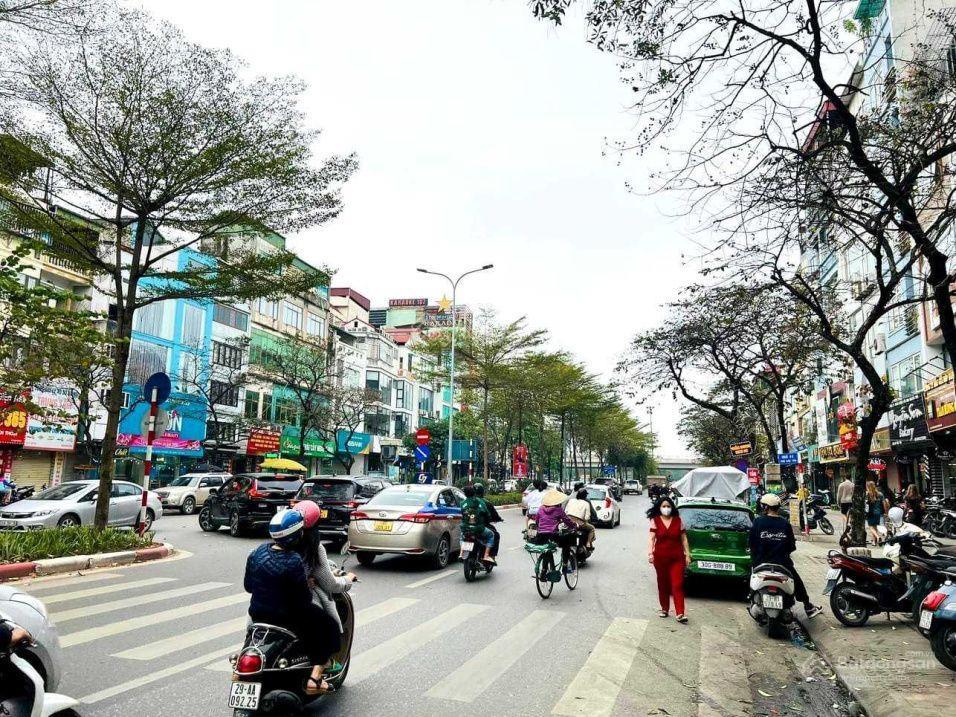 Bán nhà phố linh lang, ba đình phân lô tô tô vào nhà kinh doanh căn hộ cho nhật dt 85m2 xây 3 tầng