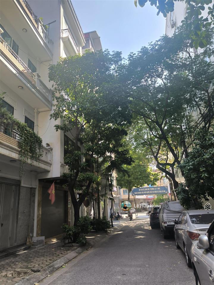 Cực rẻ. toà văn phòng phố trần quốc hoàn phân lô ô tô tránh vỉa hè thang máy 65m mt5m 6tâng 24 tỷ