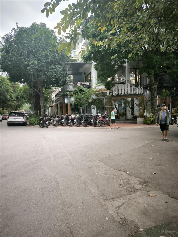 Hiếm, biệt thự kđt mễ trì hạ lô góc 2 mặt đường lớn 240m 4t mt35m kinh doanh ở víp 90 tỷ tl
