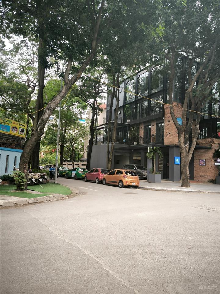Hiếm, biệt thự kđt mễ trì hạ lô góc 2 mặt đường lớn 240m 4t mt35m kinh doanh ở víp 90 tỷ tl