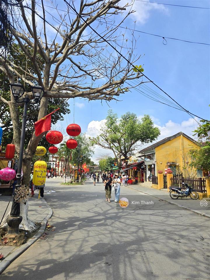 Cần bán gấp nhà phố cổ hội an, đường công nữ ngọc hoa, nhà 2 mặt tiền ven sông, giá chỉ 36,5 tỷ