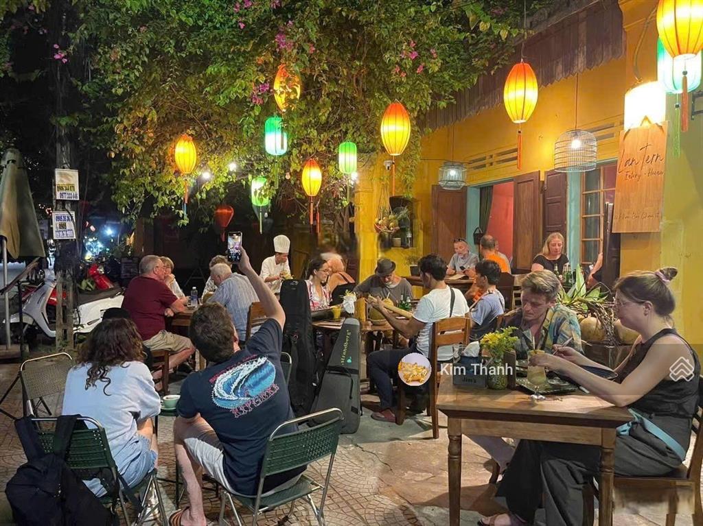 Cần bán mặt tiền đường nguyễn thái học phố cổ hội an, ngang 7.25m, dòng tiền 140 triệu/tháng