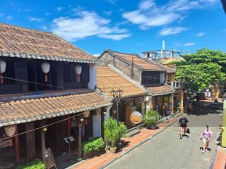 Cho thuê nhà mặt tiền đường trần phú phố cổ hội an, diện tích 180m2, kinh doanh rất tốt