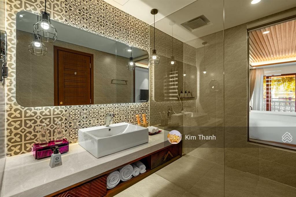 Bán khách sạn 4 sao 120 phòng đường cửa đại hội an, dòng tiền hơn 5 tỷ tháng