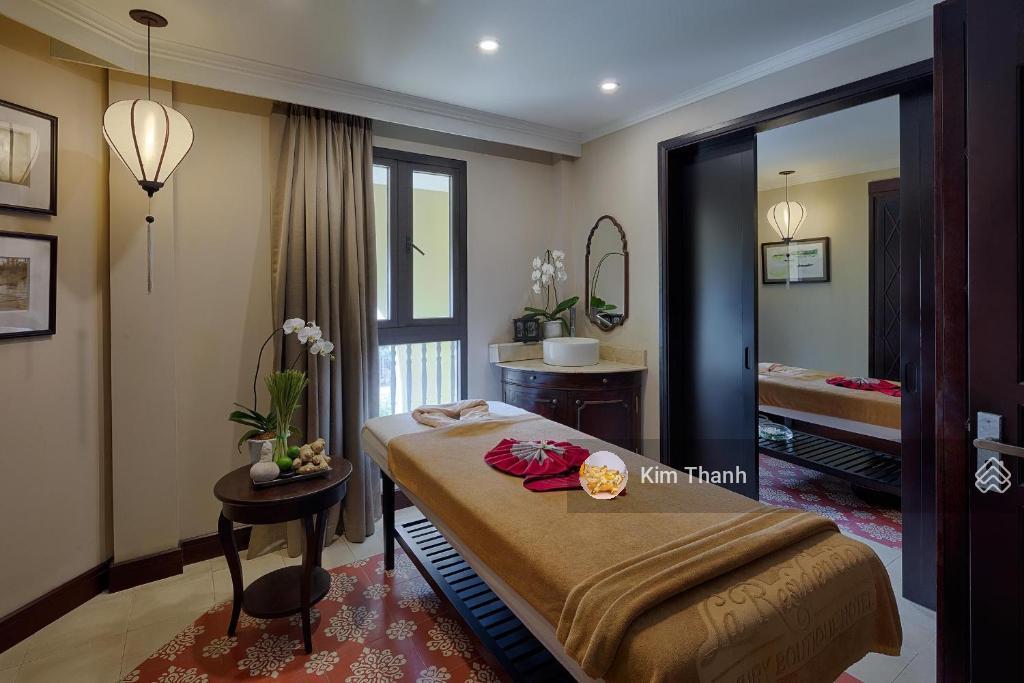 Cho thuê khách sạn 105 phòng ngay trung tâm phố cổ hội an, giá cho thuê rất tốt