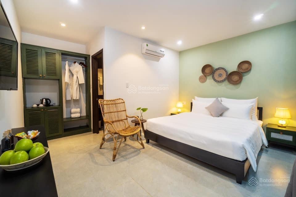 Bán khách sạn 6 tầng view sông thu bồn 104 phòng cách phố cổ 900m