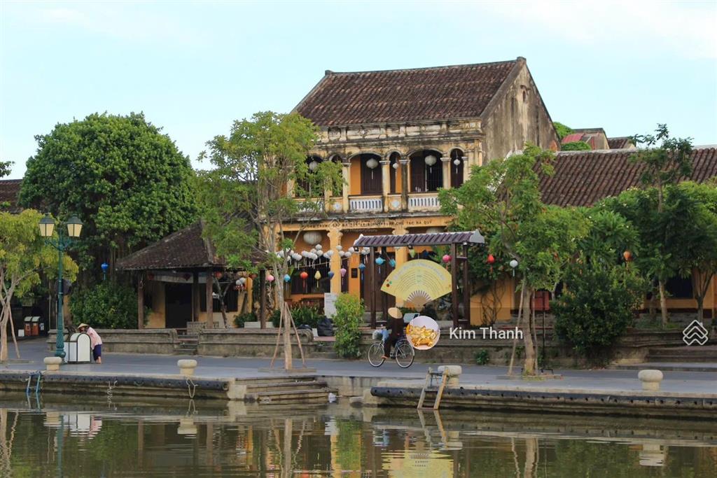 Bán nhà phố cổ đường phan châu trinh hội an, 2 tầng, thu nhập 200 triệu tháng, giá tốt