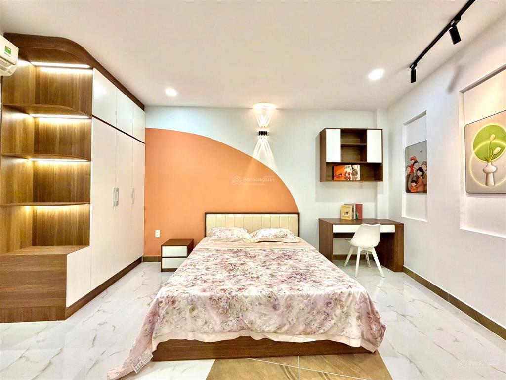 Bán nhà xe hơi đậu cửa bùi văn thêm, 7,5 tỷ, 9mx5m, nhà đẹp full nội thất, vào ở ngay