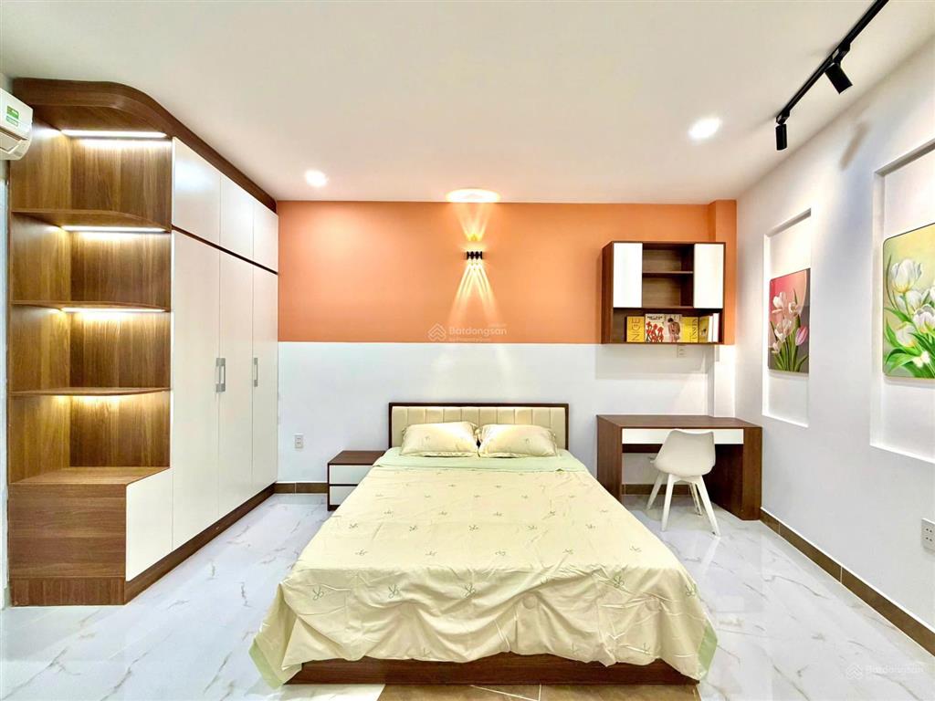 Bán nhà xe hơi đậu cửa bùi văn thêm, 7,5 tỷ, 9mx5m, nhà đẹp full nội thất, vào ở ngay