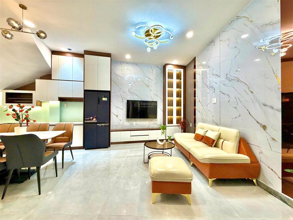 Bán nhà xe hơi đậu cửa bùi văn thêm, 7,5 tỷ, 9mx5m, nhà đẹp full nội thất, vào ở ngay