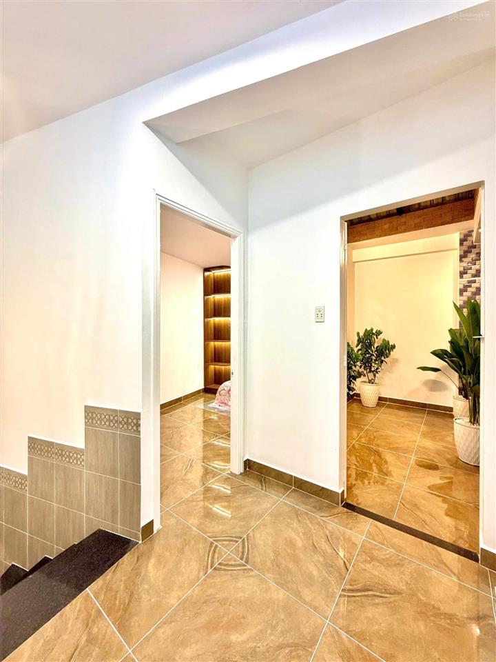 Bán nhà xe hơi đậu cửa bùi văn thêm, 7,5 tỷ, 9mx5m, nhà đẹp full nội thất, vào ở ngay