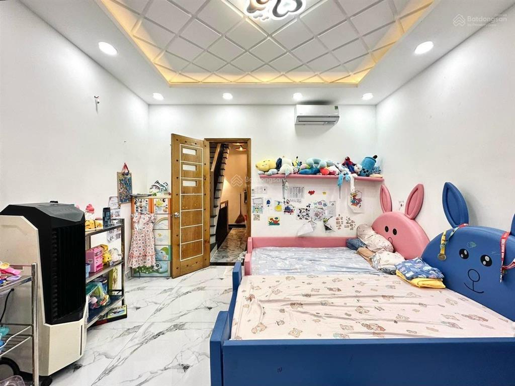 Chủ nhà cần bán trước tết căn  nguyễn văn thủ, quận 1. dt 61m2  6,8tỷ. nhà hẻm 6m.