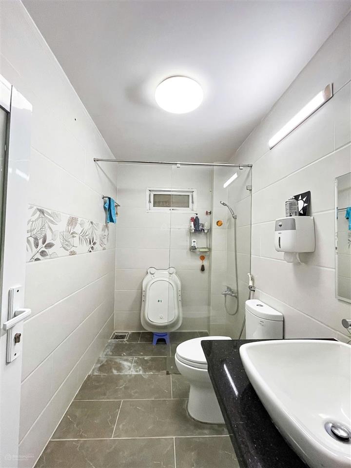 Hẻm 6m có lề! bán nhà (4x13m) 4 tầng mới cứng  4pn5wc ngay ngã tư hàng xanh bình thạnh