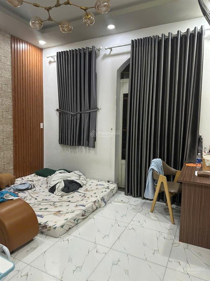 Hẻm 5m cách mặt tiền 1 căn! bán nhà sẵn kết cấu(4x15m)4pn4wc xách vali vào ở ngay. gía 10.xtỷ