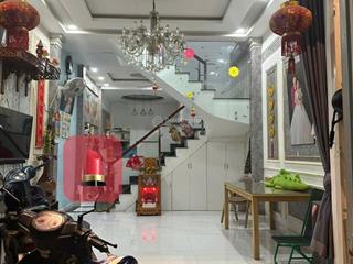 Hẻm 5m cách mặt tiền 1 căn! bán nhà sẵn kết cấu(4x15m)4pn4wc xách vali vào ở ngay. gía 10.xtỷ