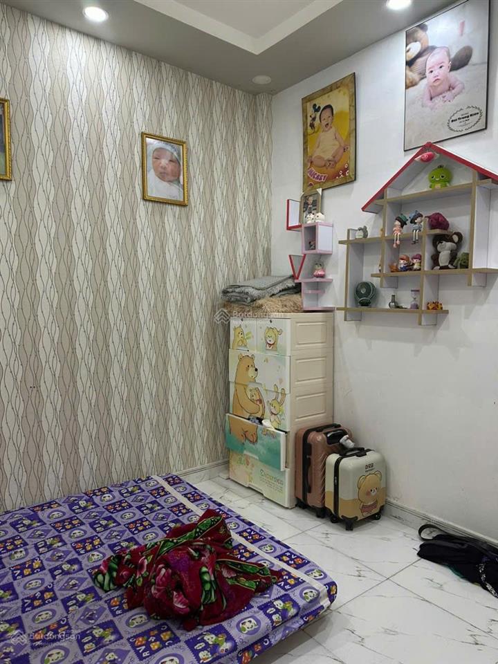 Hẻm 5m cách mặt tiền 1 căn! bán nhà sẵn kết cấu(4x15m)4pn4wc xách vali vào ở ngay. gía 10.xtỷ