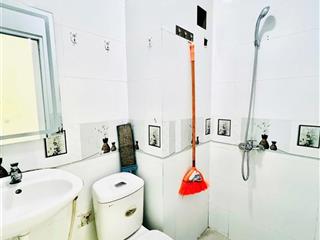 Bán nhà hxt (4x16m) 5 tầng mới cứng khu cao tầng nguyên hồng ngay đại lộ phạm văn đồng