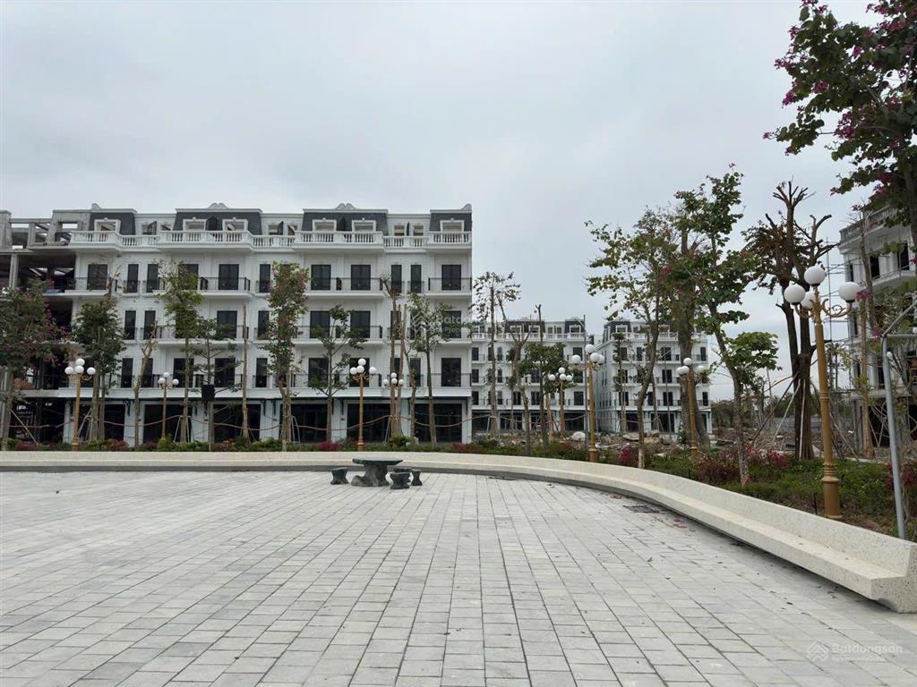 Bán gấp căn liền kề 80m2 tại đông dương giá 11ty5 thu  em minh 0773 286 ***