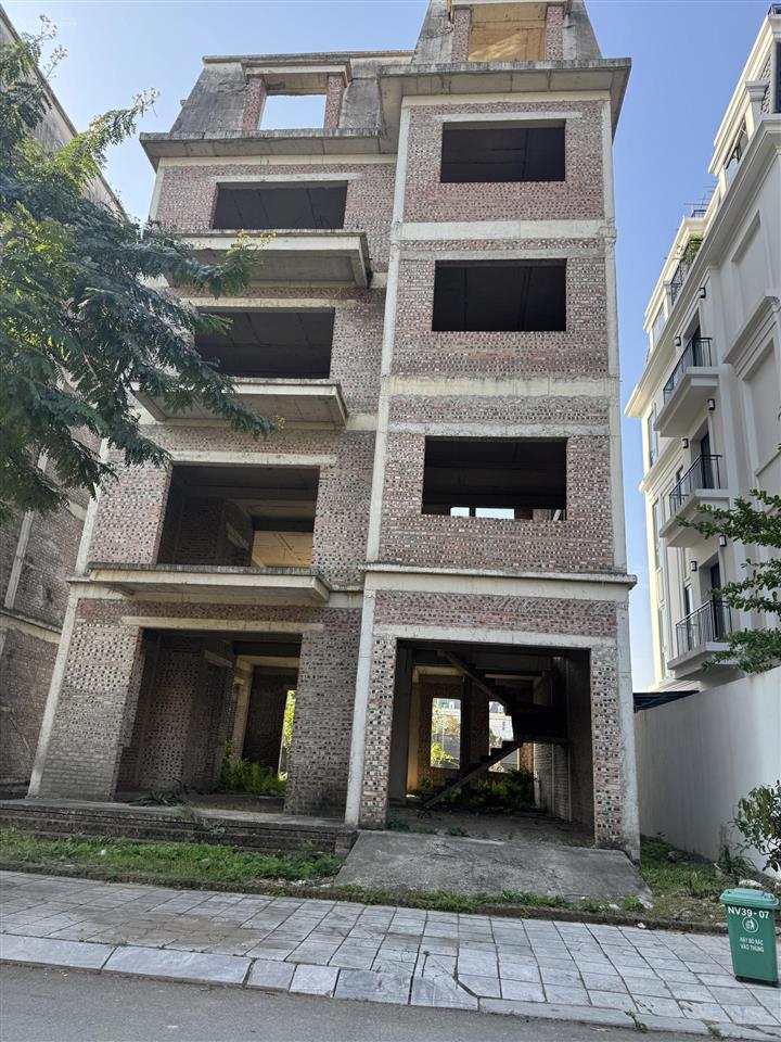 Cho thuê căn song lập 259 m2 thô hoàn thiện mặt ngoài giá 15tr/th  em 0773 286 ***