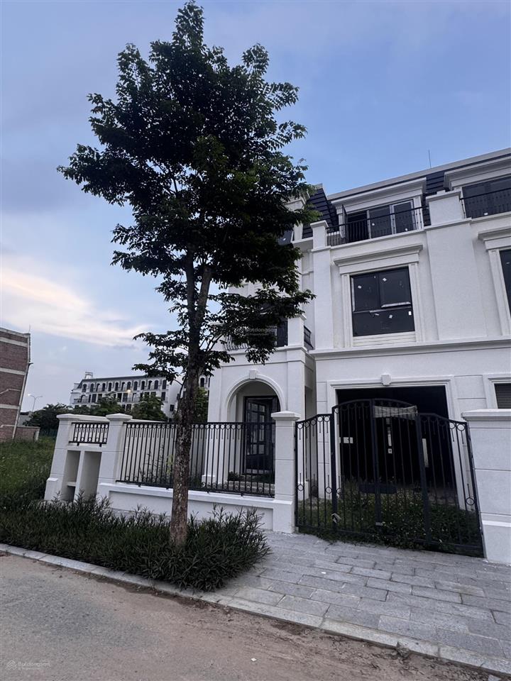 Bán căn biệt thự hinode royal park 250m2 giá28ty bao thuế phí  em minh 0773 286 ***