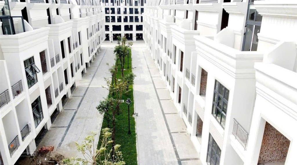 Bán căn biệt thự hinode royal park 250m2 giá28ty bao thuế phí  em minh 0773 286 ***